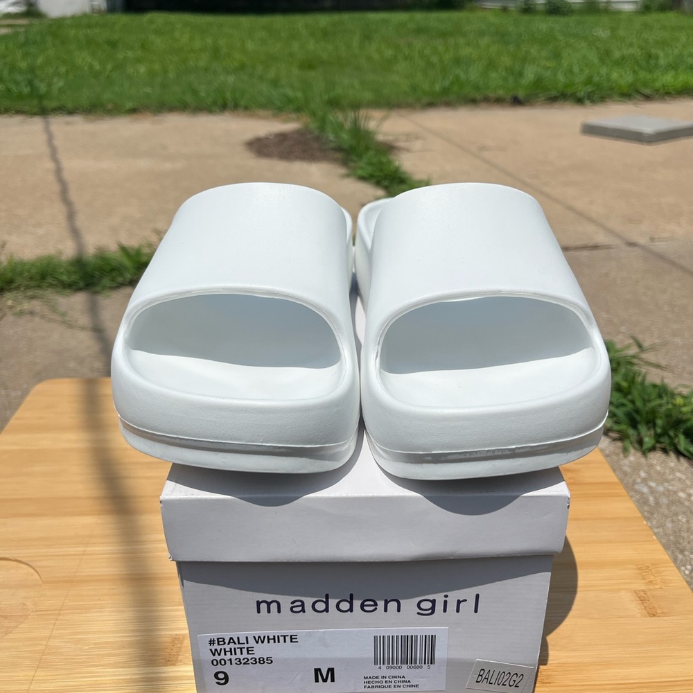 Madden Girl Classic White Slides